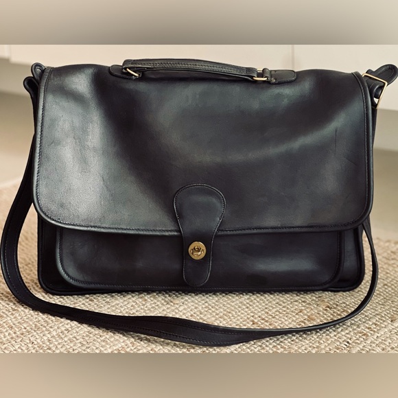 COACH VINTAGE | Unisex 1990s Vintage Coach Leather Messenger Bag - Picture 3 of 15